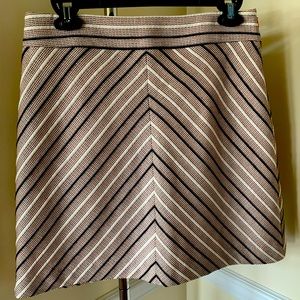 🎀 LOFT Skirt - Beautiful NWOT Size 8